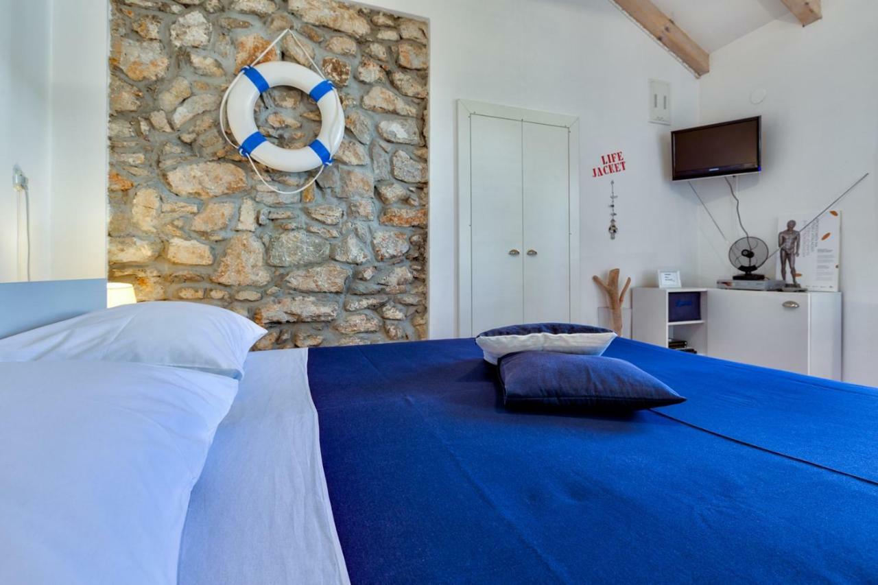 Apartments Nautica, Mali Losinj Bagian luar foto