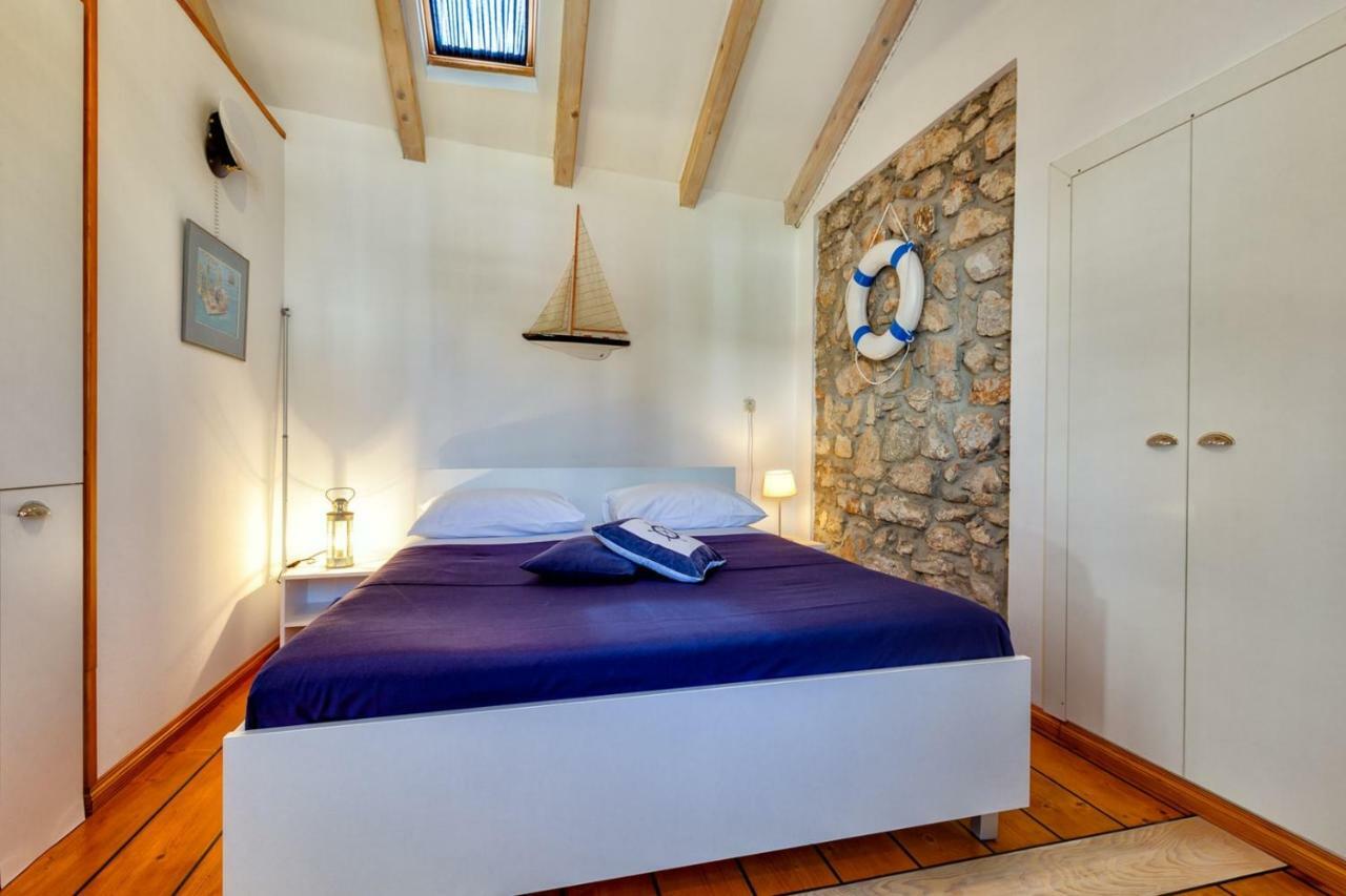 Apartments Nautica, Mali Losinj Bagian luar foto