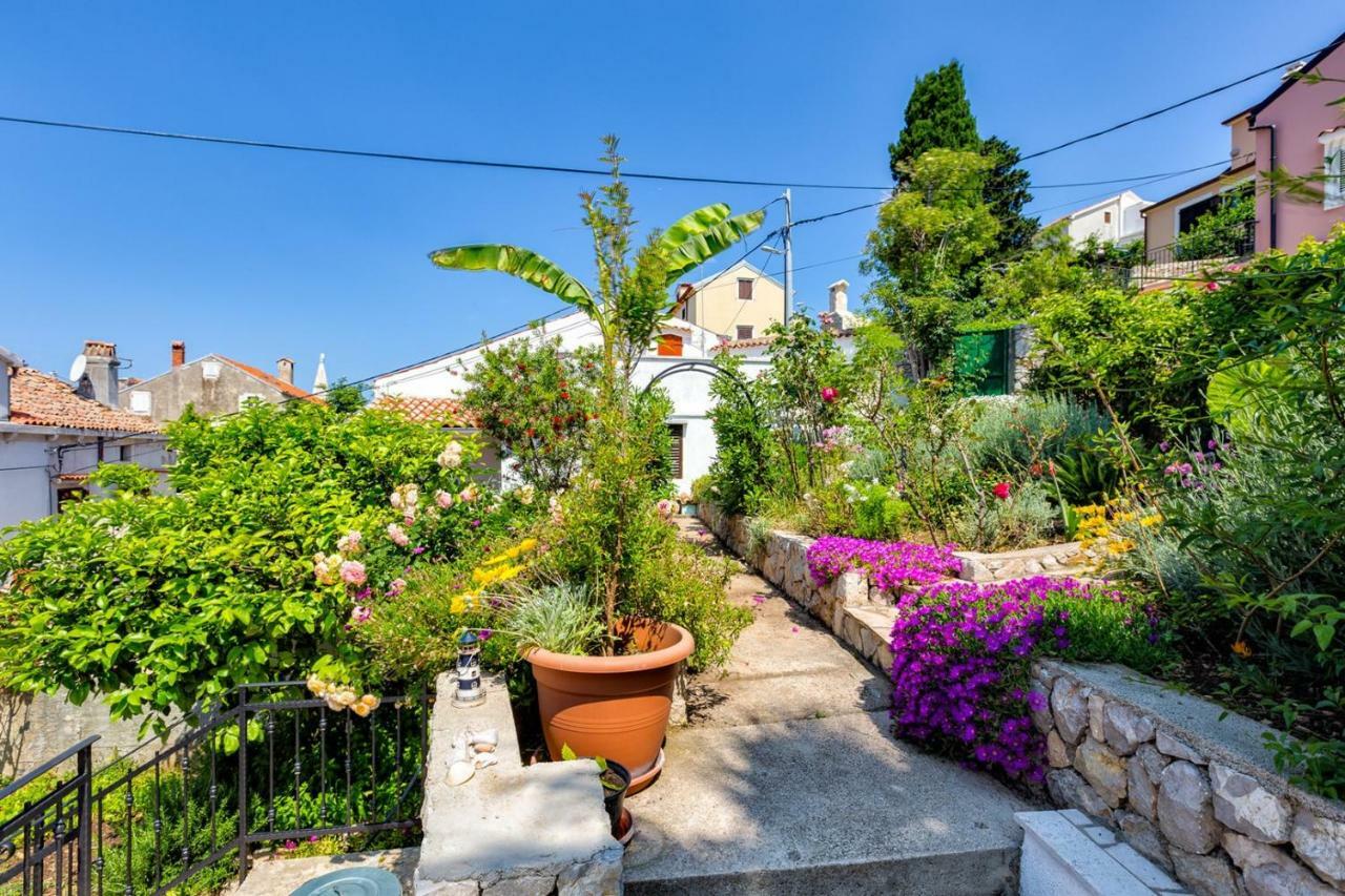 Apartments Nautica, Mali Losinj Bagian luar foto