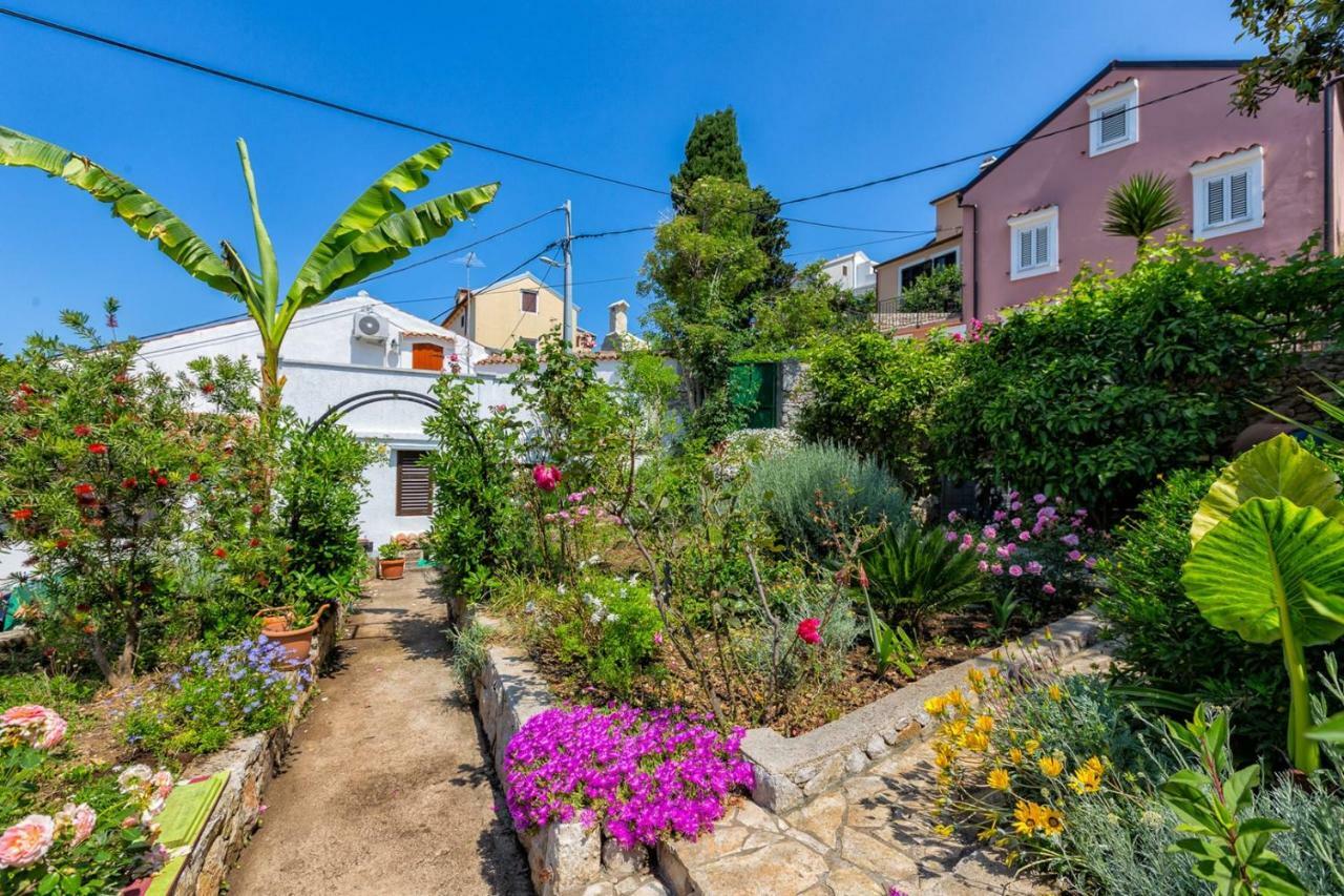 Apartments Nautica, Mali Losinj Bagian luar foto