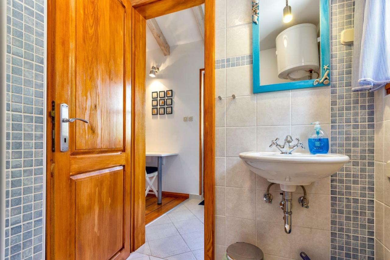 Apartments Nautica, Mali Losinj Bagian luar foto
